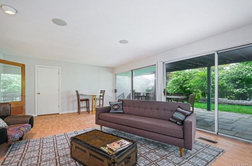 939 Long Hl Rd, Briarcliff NY 10510-2119 exterior