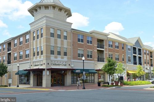 803 Catoctin Cir, Leesburg VA 20176-4951 exterior