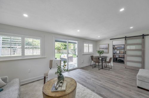 3912 Bay View Ave, Tampa FL  33611-1234 exterior