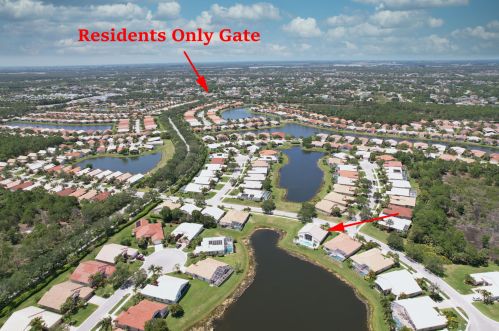 410 Aqua Vista Ln, Fort Pierce FL  34986-2645 exterior