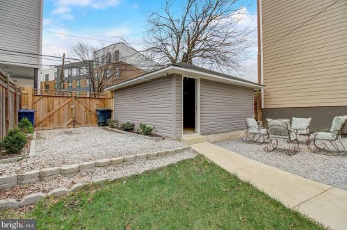 2911 17th St, Washington DC  20018-1825 exterior