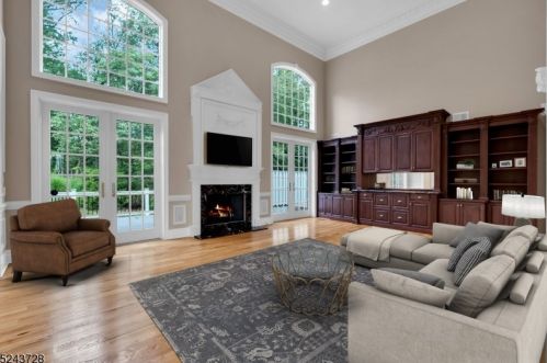 2 Caruso Ct, Bridgewater NJ 08807-2149 exterior