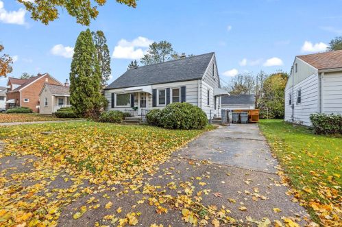 5886 41st St, Milwaukee, WI 53221-3974