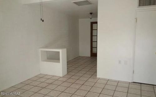 1315 Iowa Dr, Tucson, AZ 85706-1410