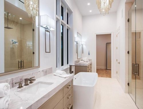 540 4 Ave, Naples FL 34102-8425 exterior