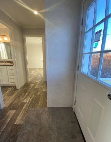 29 Hazel Dr, Concord NH 03301-3426 exterior