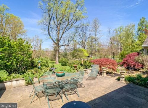 1936 Paper Mill Rd, Huntingdon Valley PA 19006-5814 exterior