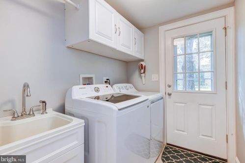 1786 Wrightstown Rd, Upper Makefield PA 18940-2814 exterior