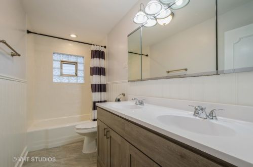 7034 Kostner Ave, Chicago IL 60712-1919 exterior