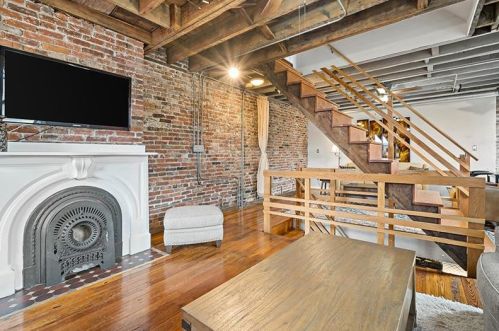 220 Alpine Ave, Pittsburgh PA 15212-4020 exterior