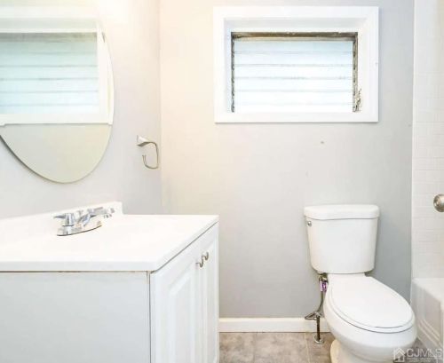 15 Douglas St, Perth Amboy NJ  08863-2205 exterior