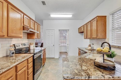 5005 Ridgecrest Dr, Frisco TX 75056-4020 exterior