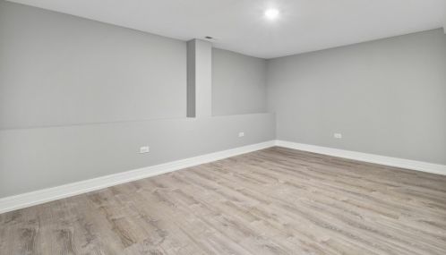 4812 Forrestville Ave, Chicago IL 60653-3425 exterior