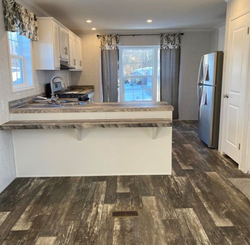 29 Hazel Dr, Concord NH 03301-3426 exterior