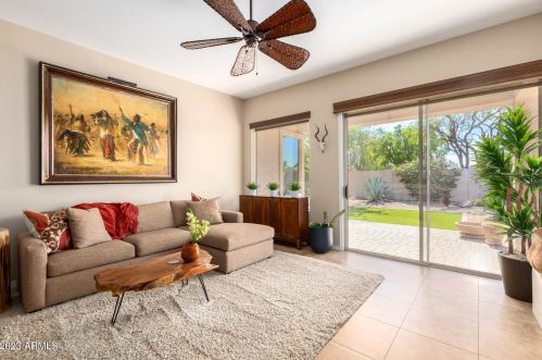 5255 Estevan Rd, Phoenix AZ 85054-7116 exterior