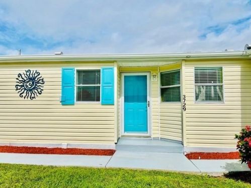 3729 Sleepy Hollow Ln, Fort Pierce FL  34952-3121 exterior