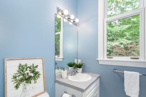 1 Deer Track Ln, Concord NH  03301-7916 exterior