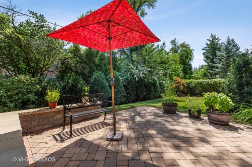 1619 Sunset Rdg Rd, Glenview IL 60025-2209 exterior