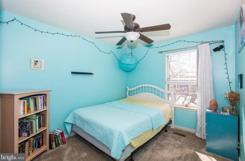 211 Cherrywood Ct, Pottstown PA 19464-9230 exterior