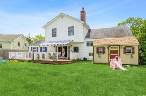 3 Lyons St, Huntington Station NY 11747-1000 exterior