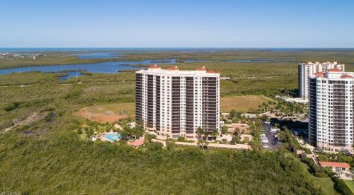 1050 Borghese Ln, Naples FL 34114-7921 exterior