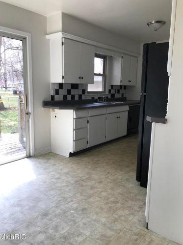 4421 Blaine Ave, Grand Rapids MI 49508-4568 exterior