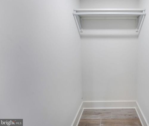 1505 Crestwood Dr, Alexandria VA  22302-2303 exterior