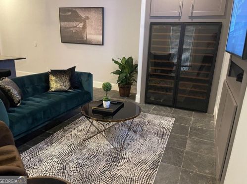 560 Morgan St, Atlanta GA 30308-2821 exterior