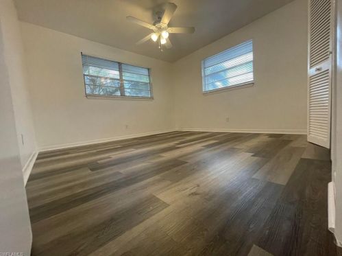 653 93rd Ave, Naples, FL 34108-2439