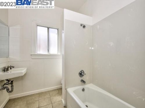 2032 Parker St, Berkeley CA 94704-3209 exterior