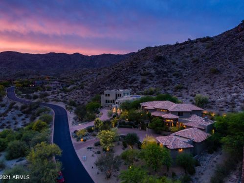 13841 Cyn Dr, Phoenix AZ 85016-2403 exterior