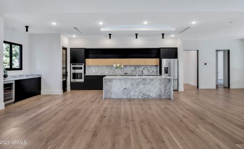 2053 37 Pl, Phoenix AZ 85050-8309 exterior