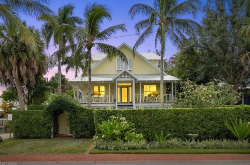 756 8th Ave, Naples, FL 34102-6920