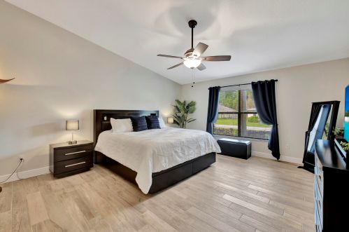 2332 Gillette Ave, Fort Pierce FL  34952-7432 exterior