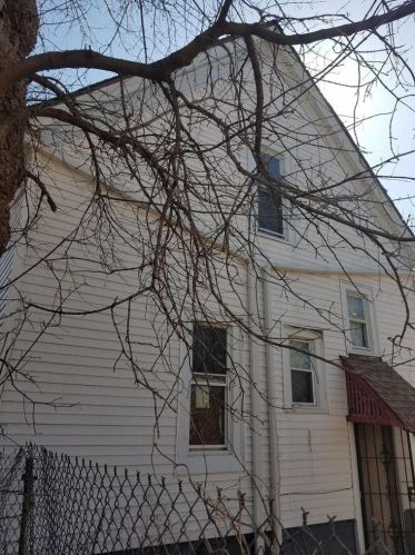 1917 30th St, Milwaukee, WI 53215-2129