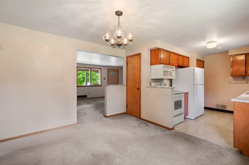 77 Observatory St, Manor PA 15665-9748 exterior