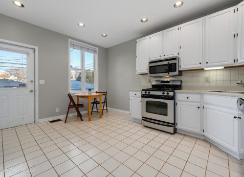 3653 Marshfield Ave, Chicago IL 60620-4955 exterior