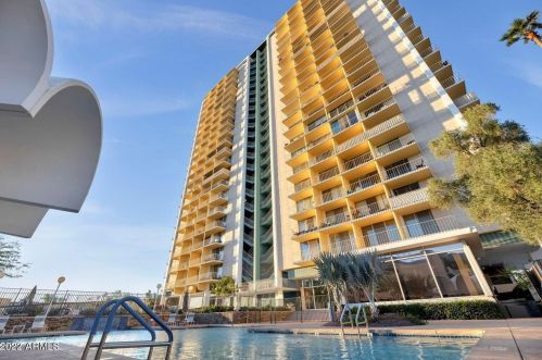 207 Clarendon Ave, Phoenix AZ  85013-3408 exterior