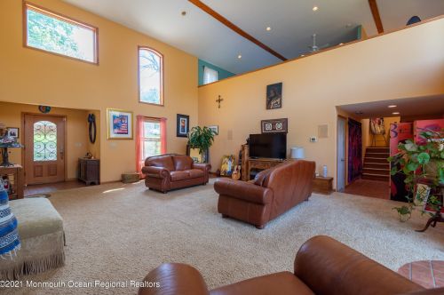 209 Pond Rd, East Freehold NJ 07728-1319 exterior