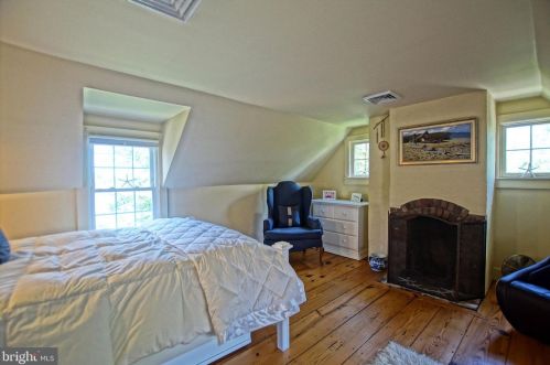 300 Gills Nck Rd, Lewes DE 19958-1425 exterior