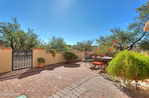 1021 Msn Twin Buttes Rd, Green Valley AZ 85622-8320 exterior