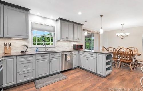 54 Kibbe Rd, Ellington, CT 06029-2614