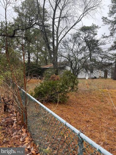 106 Cherokee Dr, Browns Mills NJ  08015-6251 exterior