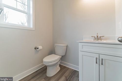 1716 Millstone Dr, Edgewater MD 21037-1945 exterior