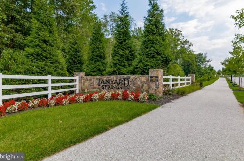 7403 Macon Dr, Glen Burnie, MD 21060-8386