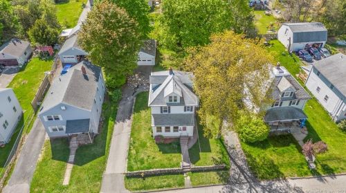 46 Glenwood St, Manchester CT  06040-6142 exterior