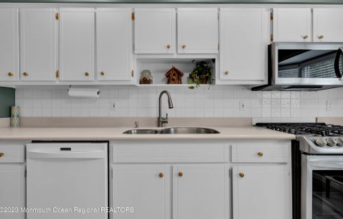 442 Frank Applegate Rd, Jackson Twp NJ 08527-2454 exterior