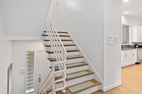 3925 Gilbert Ave, Dallas, TX 75219-3805