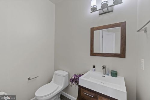 5925 Foote St, Washington DC 20019-6943 exterior