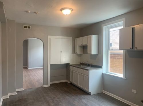 8444 Buffalo Ave, Chicago IL  60617-2609 exterior